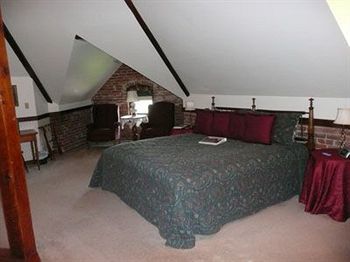 Squiers Manor B&B