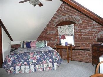 Squiers Manor B&B