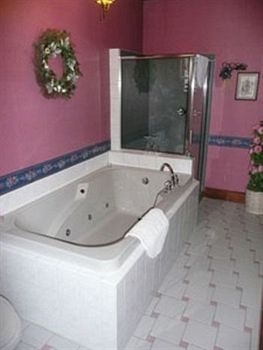 Squiers Manor B&B