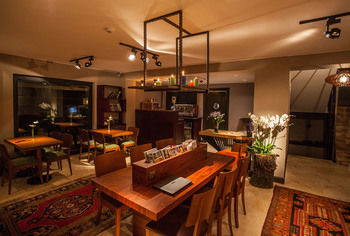 Hotel Juliet Rooms & Kitchen
