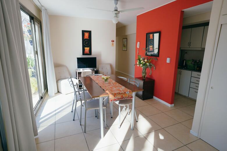 Uvas Apartments