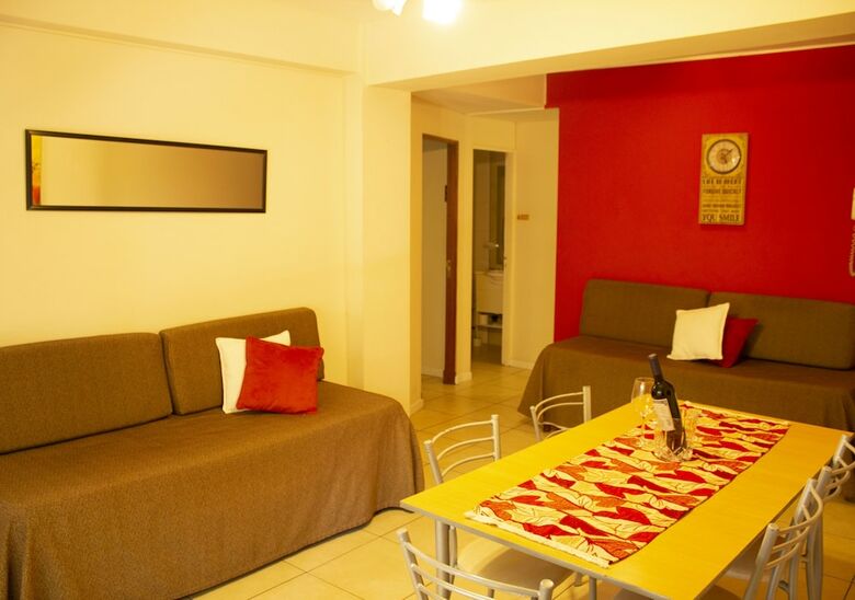 Uvas Apartments