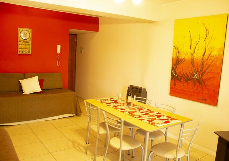 Uvas Apartments