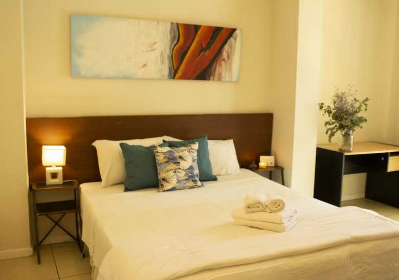 Uvas Apartments