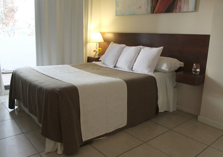 Uvas Apartments