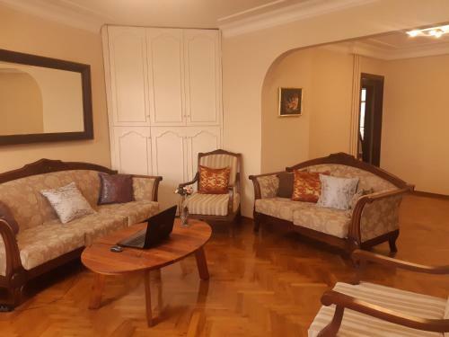 Walnut Shell Hotel