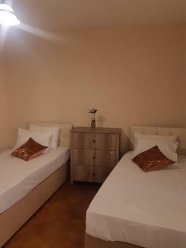 Walnut Shell Hotel