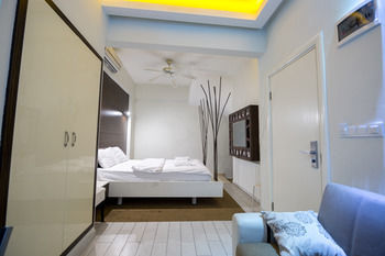 Aparthotel Element Suites