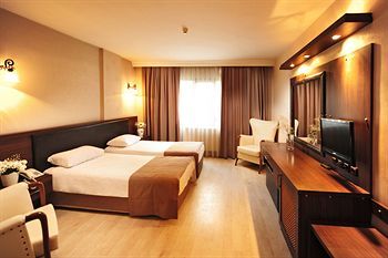Hotel �st�n Otel Alsancak