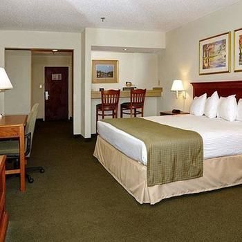 Magnuson Hotel On The Lake