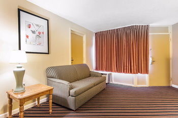 Hotel Econo Lodge Inn & Suites
