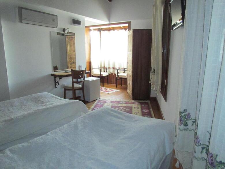 Hotel Amazon Petite Palace