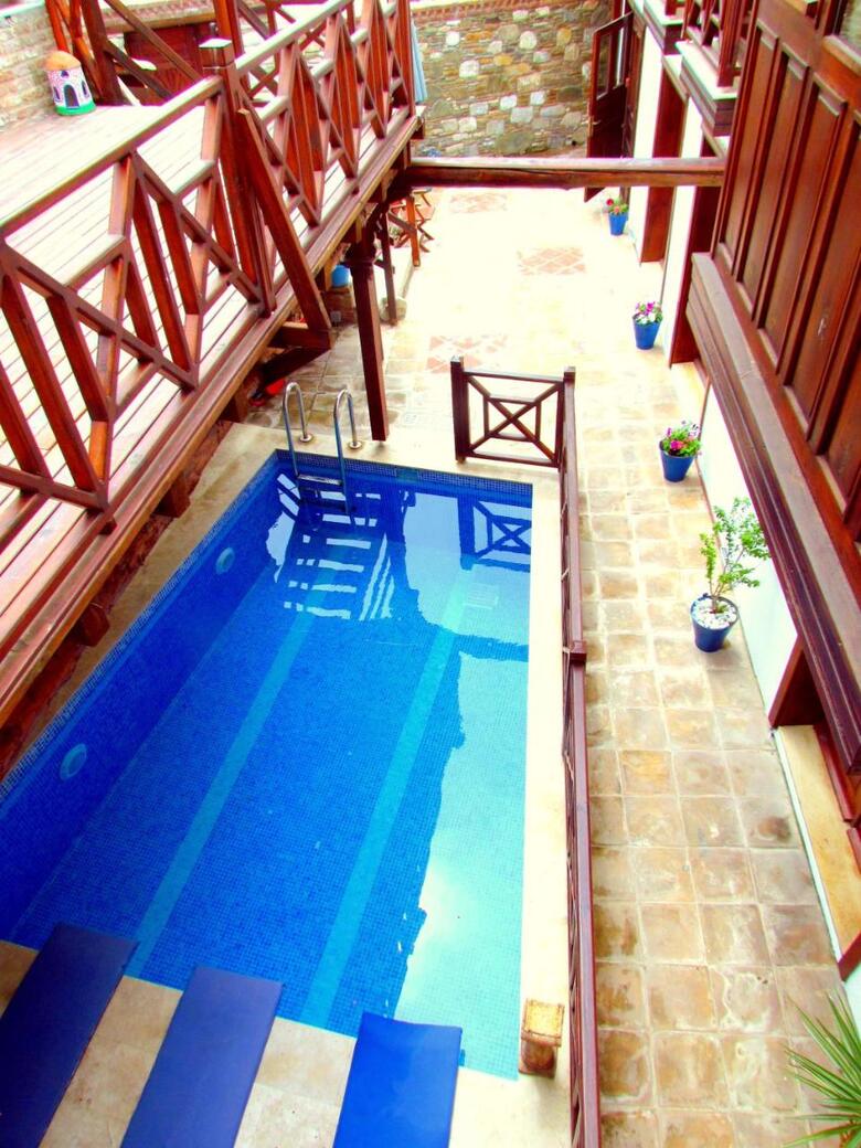 Hotel Amazon Petite Palace
