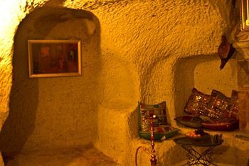 Cave Art Hotel