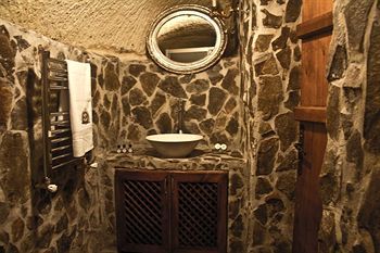 Cave Art Hotel