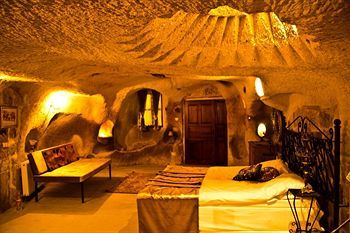 Cave Art Hotel