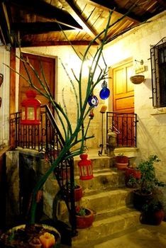 Cave Art Hotel