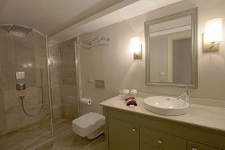 The Pinehill Hotel & Suites