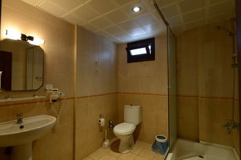 Ado Beach Hotel - All Inclusive