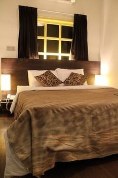 Adore Hotel
