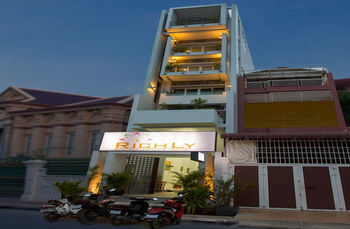Richly Boutique Hotel & Hostel
