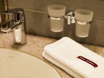 Twin Apart Hotel