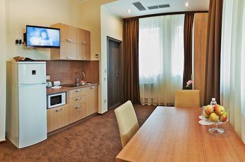 Twin Apart Hotel