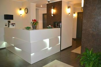 Twin Apart Hotel