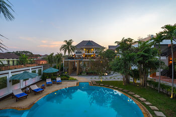 Les Bambous Luxury Hotel