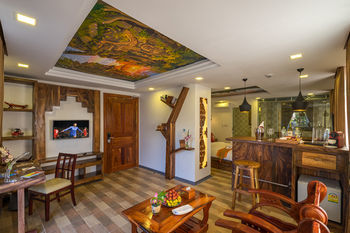 Les Bambous Luxury Hotel