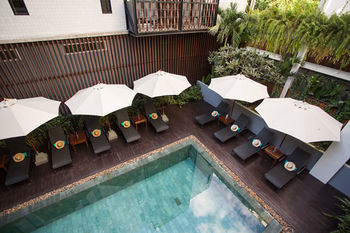 The Aviary Hotel