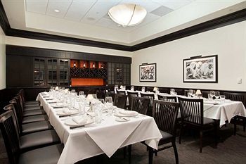 The Hilton Richmond Hotel & Spa / Short Pump
