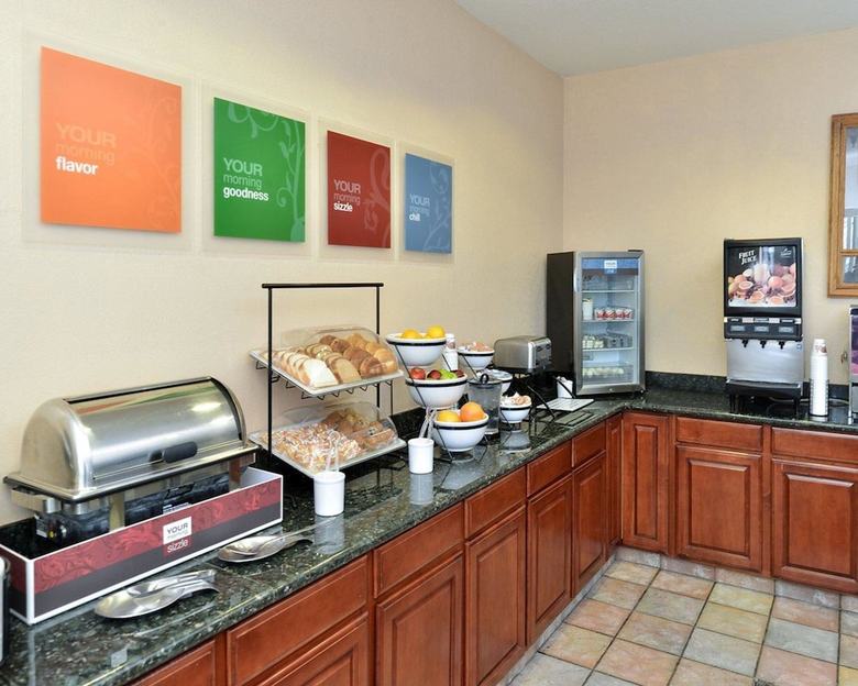 Hotel Comfort Inn And Suites