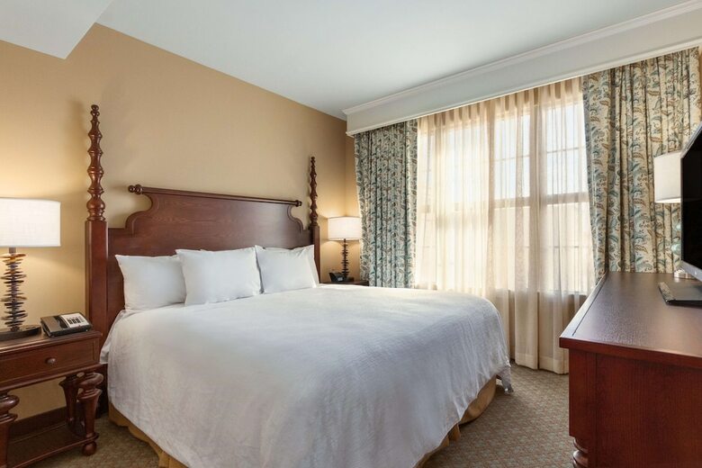 Hotel Embassy Suites Savannah