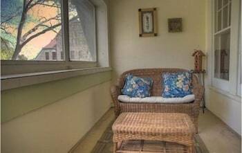 Oliver Inn Bed And Breakfast