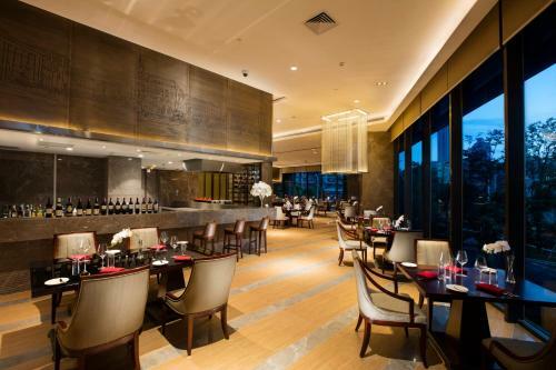 Hotel Hilton Wuhan Riverside