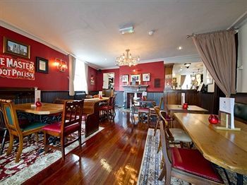 Hostal The Rose And Crown