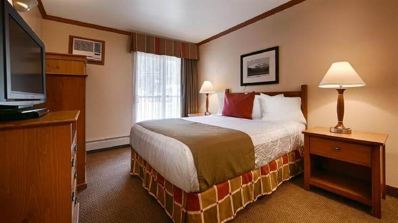 Best Western Plus Edgewater Hotel