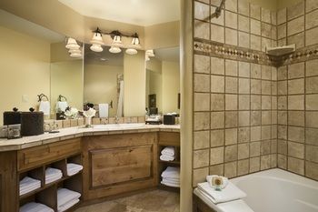 Hotel Rusty Parrot Lodge And Spa