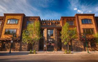 Posada White Buffalo Club