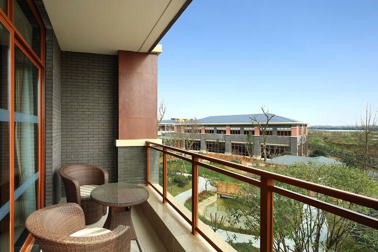 Hotel Four Points By Sheraton Chengdu, Anren