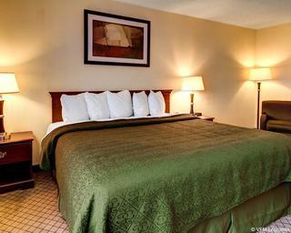 Hotel Quality Inn & Suites
