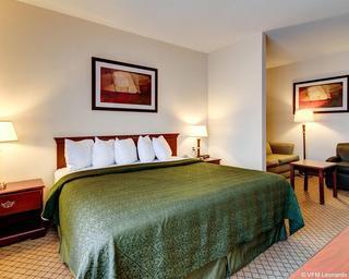 Hotel Quality Inn & Suites