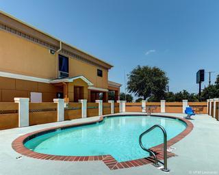 Hotel Quality Inn & Suites