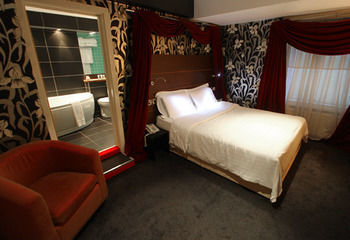 Waterside Boutique Hotel