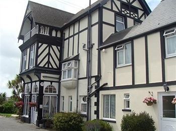 Tudor Court Hotel