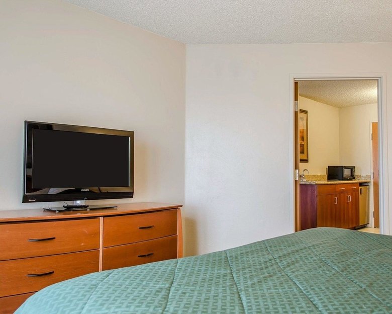 Hotel Quality Inn & Suites