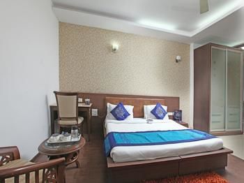 Hotel Oyo Premium Near Mega Mall