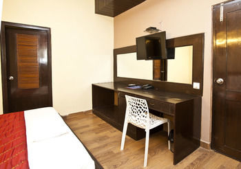 Hotel Oyo Rooms Cyber Hub Dlf