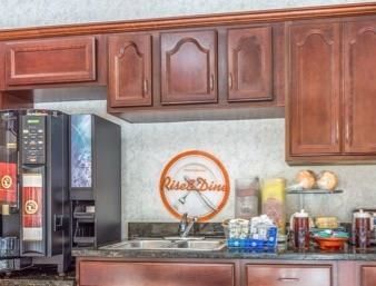 Hotel Howard Johnson Inn Athens